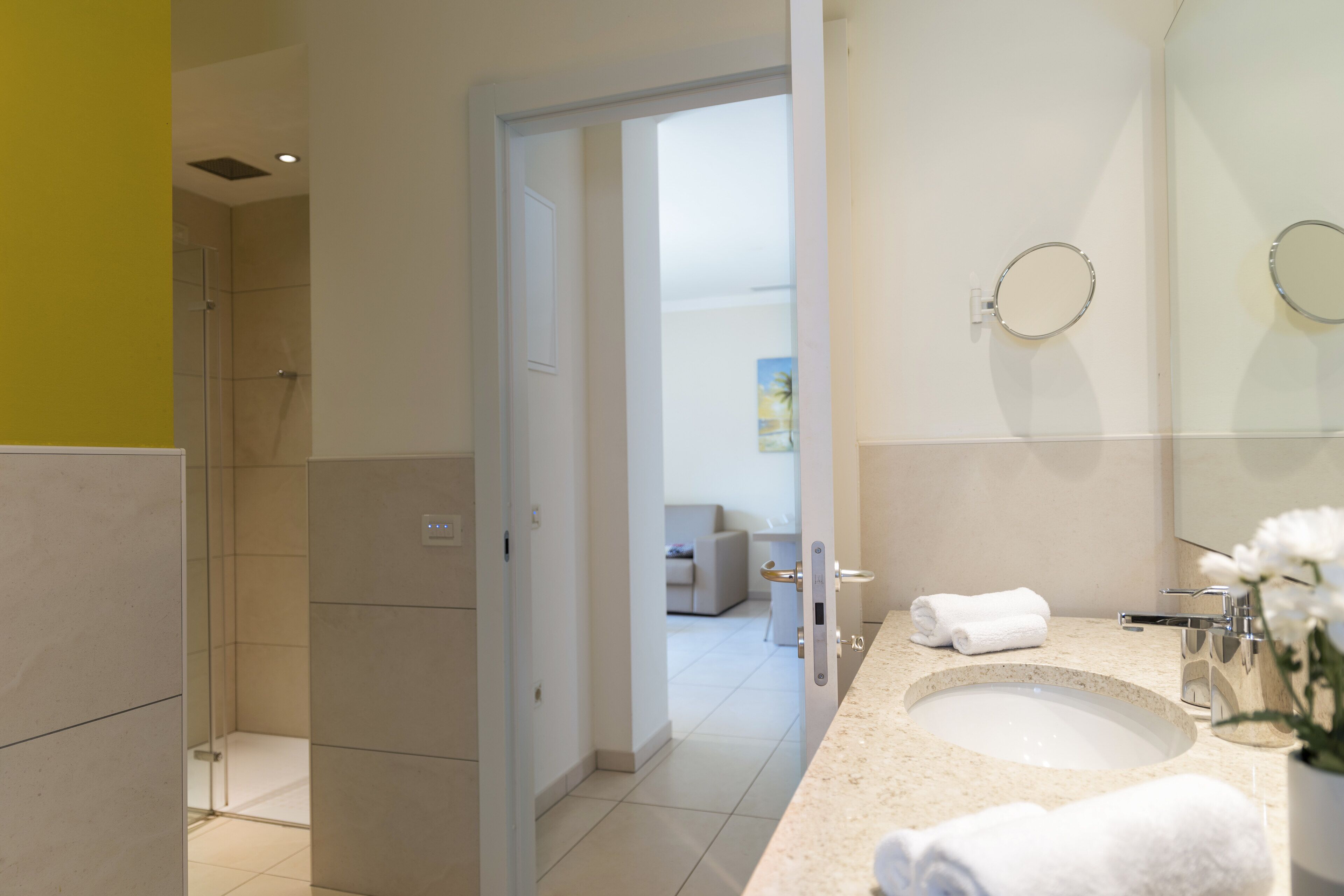 Shower, free toiletries, hair dryer, bidet