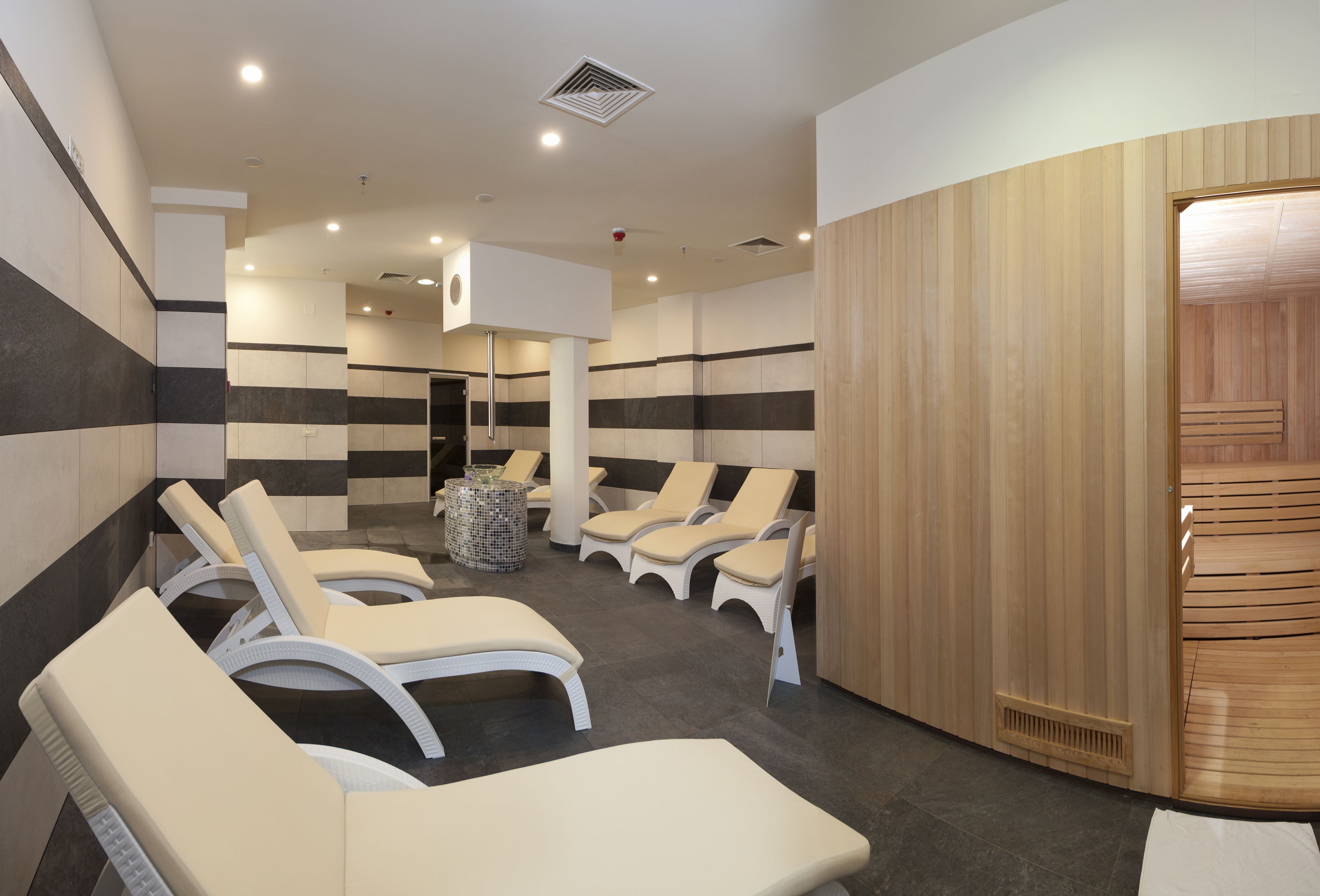 couples treatment room(s), sauna, steam room, turkish bath/hammam