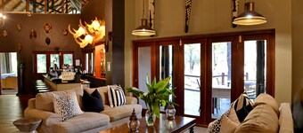 ブラック ライノ ゲーム ロッジ