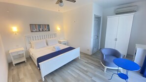 Deluxe Room | Minibar, individually decorated, desk, blackout drapes - Yasemin Alacati - Adult Only (Cesme)