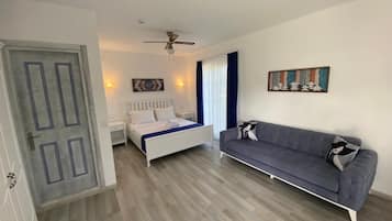Suite Standard | Minibar, décoration personnalisée, bureau, rideaux occultants