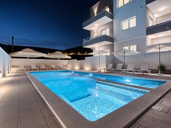 Seasonal outdoor pool