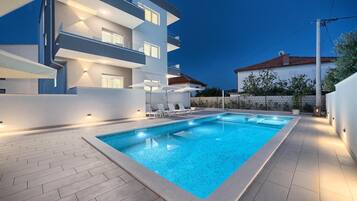 Seasonal outdoor pool