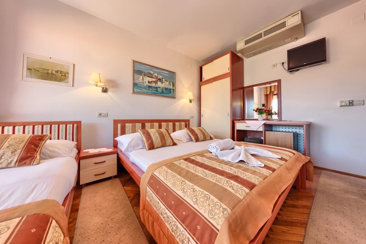 minibar, in-room safe, blackout curtains, soundproofing