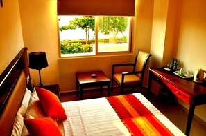 Minibar, iron/ironing board, free WiFi - Sai Sea City Hotel (Colombo)