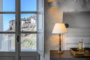 Suite, Sea View ( Indoor & Outdoor Jetted Plunge Pools)The Cliff | Vistas desde la habitación