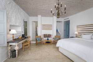 Suite, Sea View ( Indoor & Outdoor Jetted Plunge Pools)The Cliff | Sängtillbehör av högsta kvalitet och duntäcken