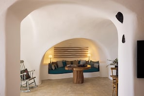 Suite, Sea View ((Outdoor Jetted Plunge Pool) The Cave) | Living area