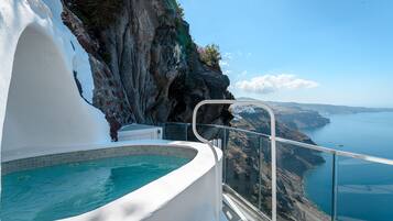 Suite, Sea View ( Indoor & Outdoor Jetted Plunge Pools)The Cliff | Jetted tub