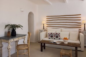 Svit - havsutsikt (Cycladic) | Vardagsrum | 42-tums platt-tv med satellitkanaler, tv och en iPod-dockningsstation