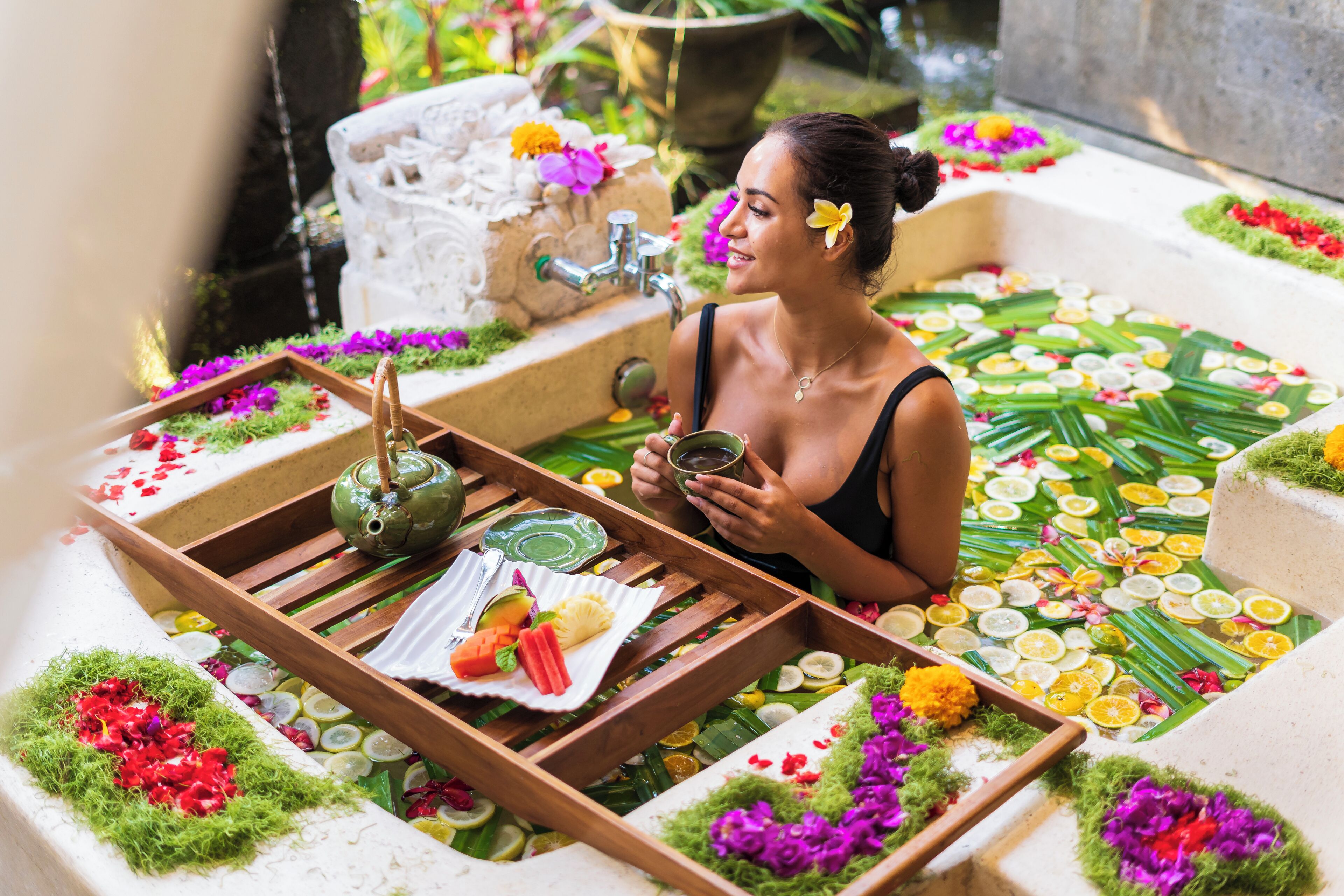 雙人療程室、浴缸、美體療程、芳療、熱石按摩、身體去角質