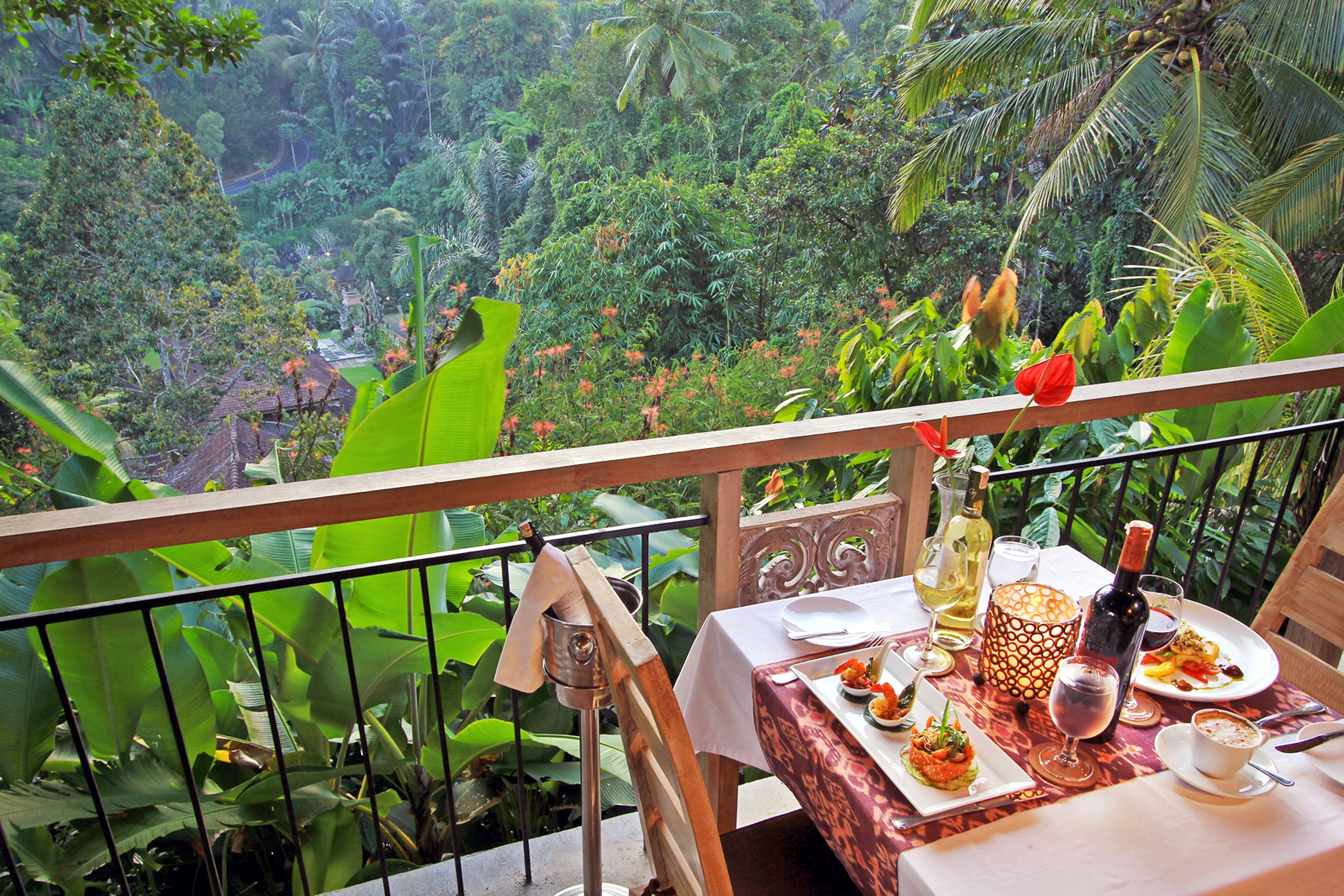 Breakfast, lunch, dinner served; Indonesian cuisine, pool views 