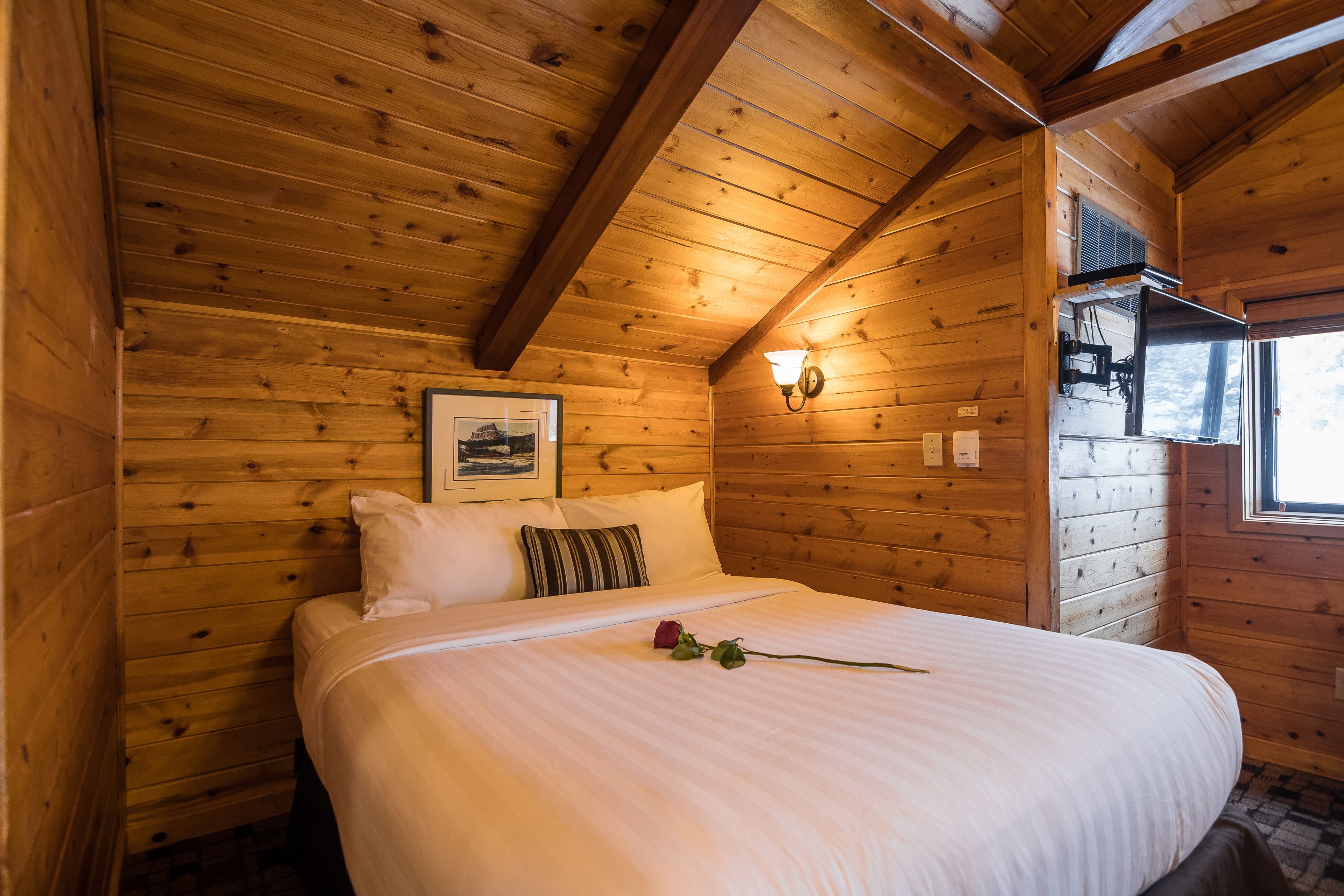 chalet (cedar) | free wifi, bed sheets