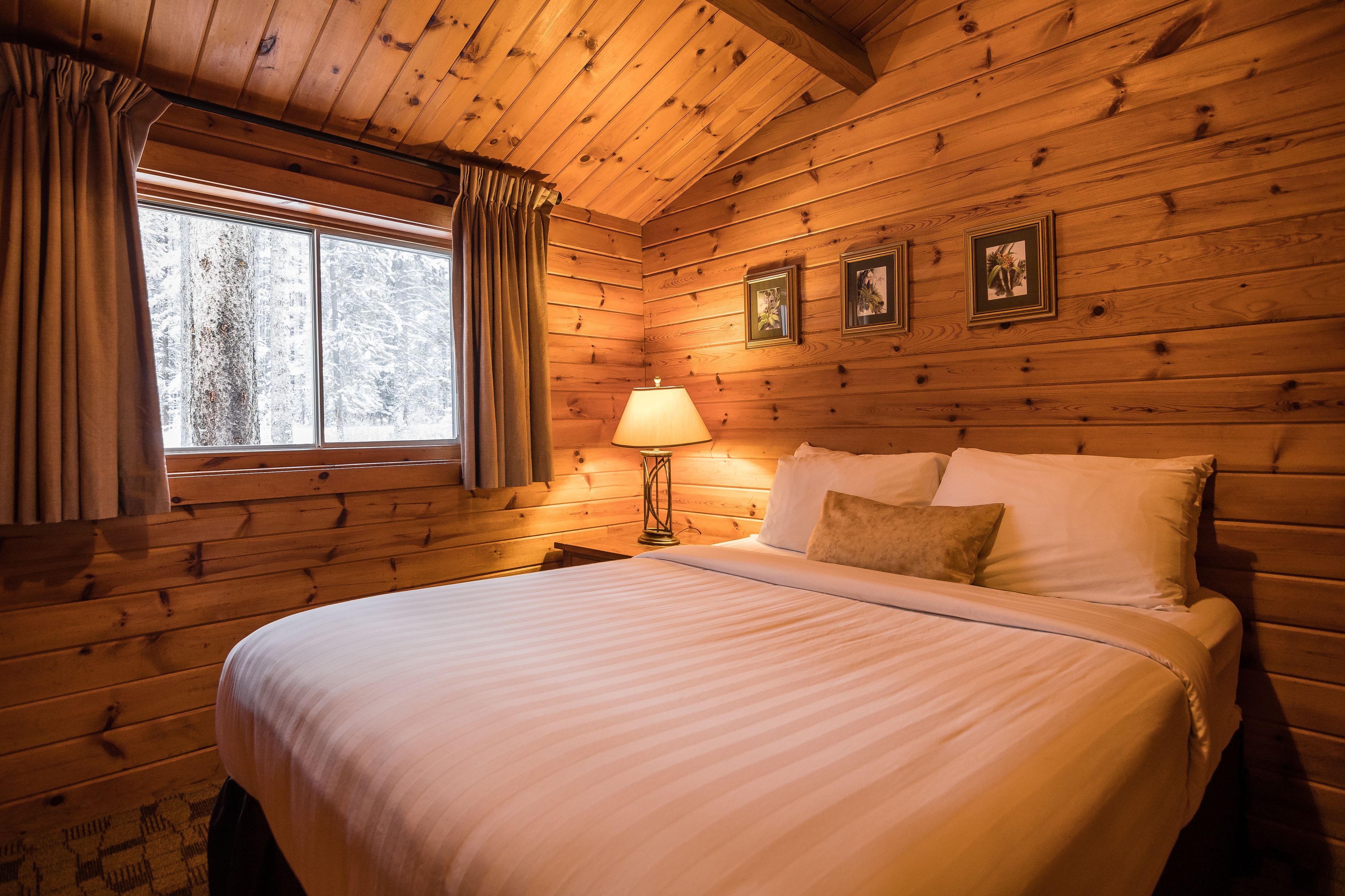 deluxe chalet, 2 bedrooms | free wifi, bed sheets