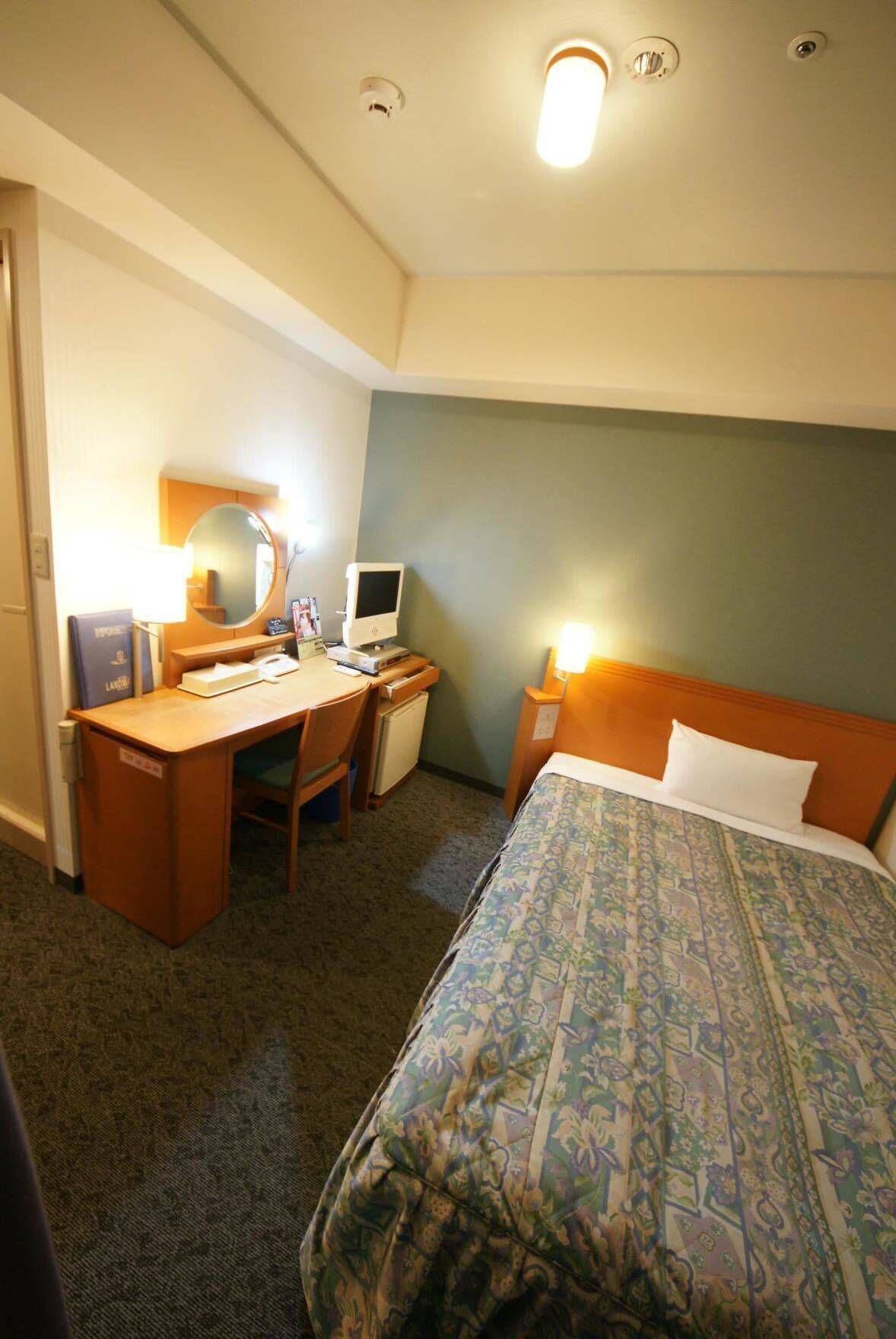 Desk, blackout drapes, free WiFi, bed sheets