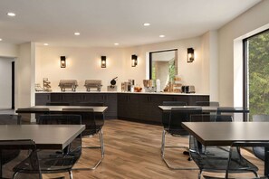 Desayuno buffet incluido entre semana