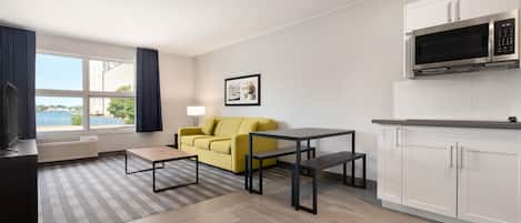 Suite, 1 Bedroom, Non Smoking, Harbour View (1 King Bed)