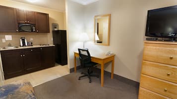 Standardzimmer, 2Â Doppelbetten, Nichtraucher, KĂŒche | Schreibtisch, laptopgeeigneter Arbeitsplatz, kostenloses WLAN