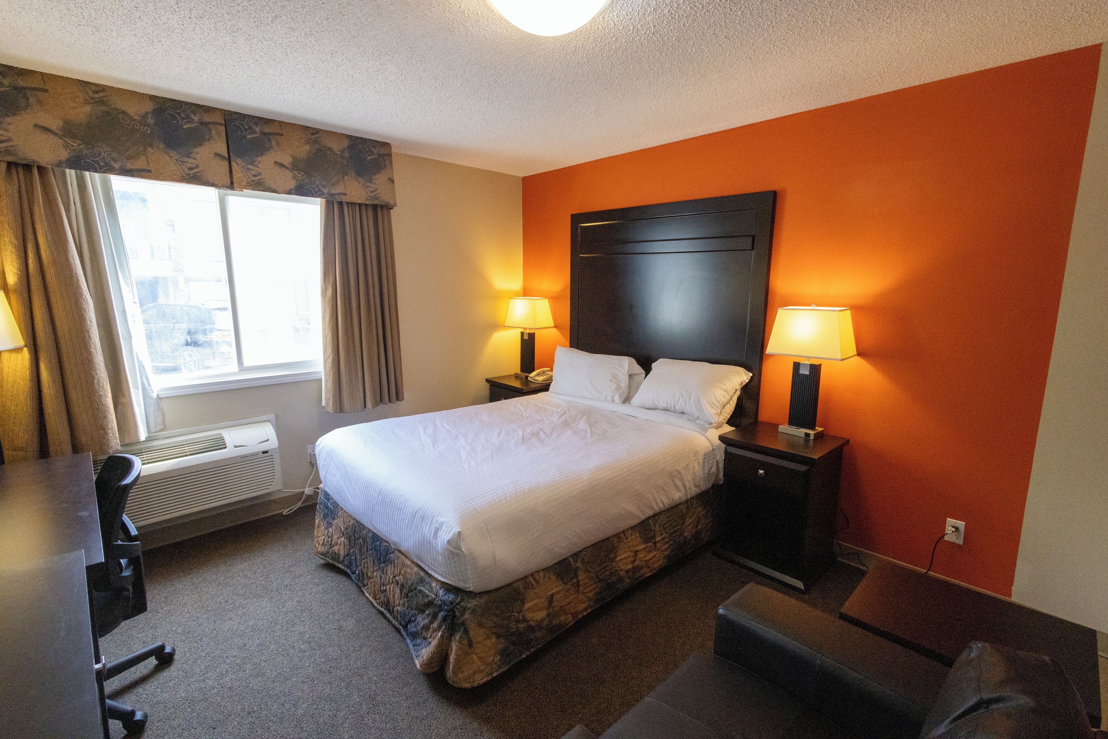 Bureau, Wi-Fi gratuit, draps fournis