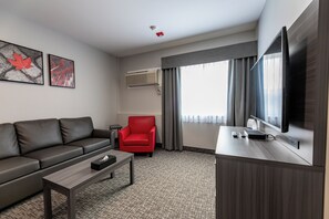 Family Kitchenette Suite | Living area | TV - The Kanata by BCMinns Hinton (Hinton)