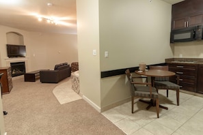 Superior Suite, 1 King Bed, Jetted Tub | Private kitchen | Fridge, microwave, coffee/tea maker - BCMInns Lac La Biche (Lac La Biche)