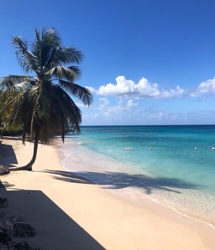 Tropical Sunset Beach Apartment Hotel