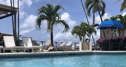 Tropical Sunset Beach Apartment Hotel