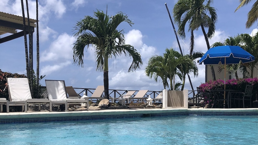 Tropical Sunset Beach Apartment Hotel