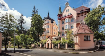 LĂĄzeĆskĂœ hotel Villa Smetana