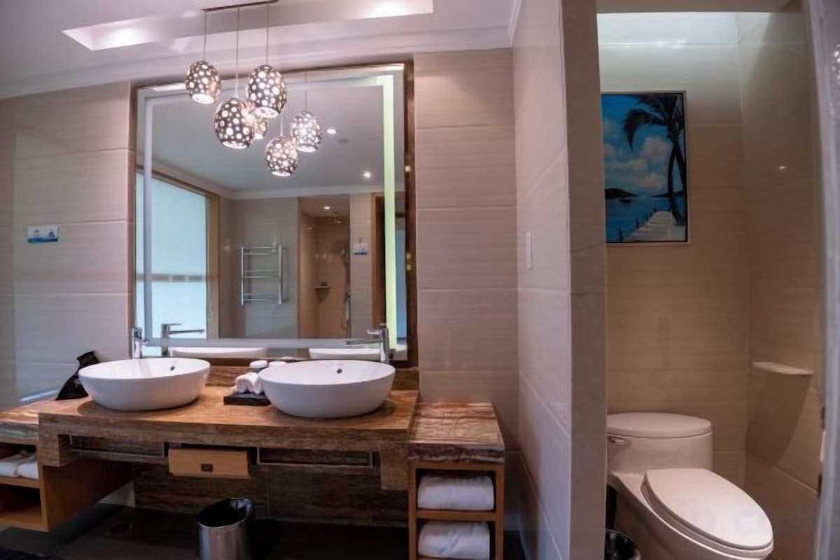 Badezimmer | Kostenlose Toilettenartikel, Haartrockner