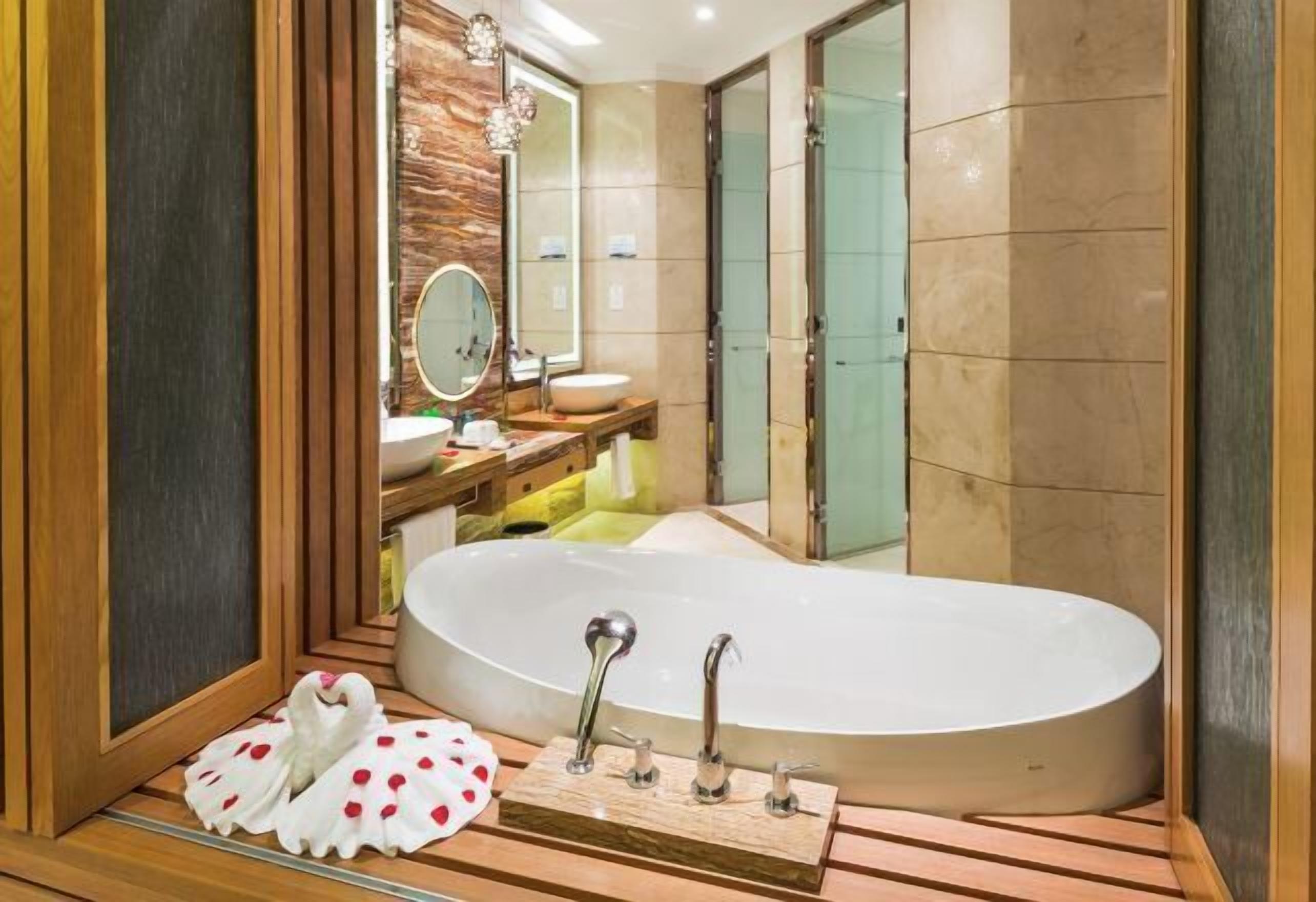 Bathroom | Free toiletries, hair dryer