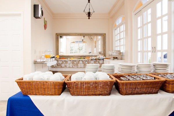 Petit déjeuner buffet compris tous les jours