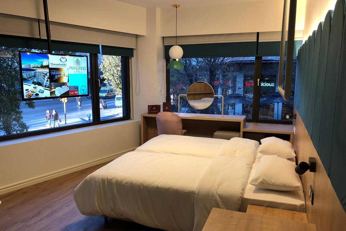 In-room safe, soundproofing, free WiFi