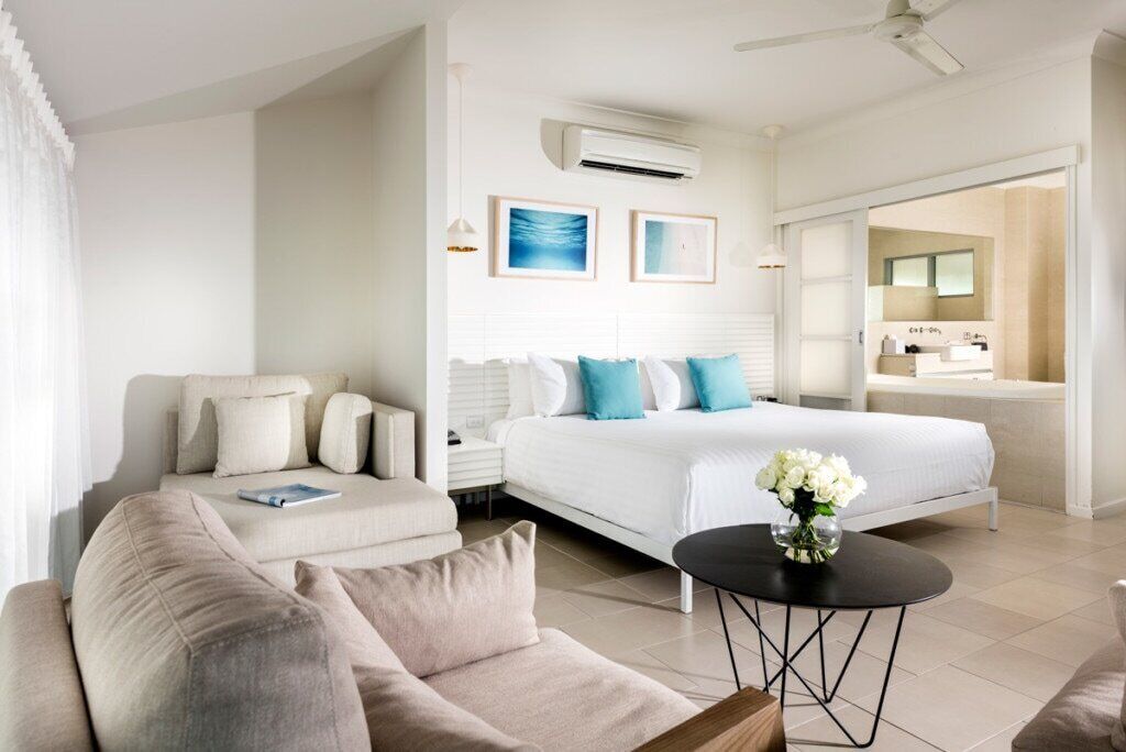 Premium bedding, in-room safe, desk, laptop workspace