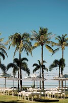 Se sirven almuerzos y cenas, con vista al mar 