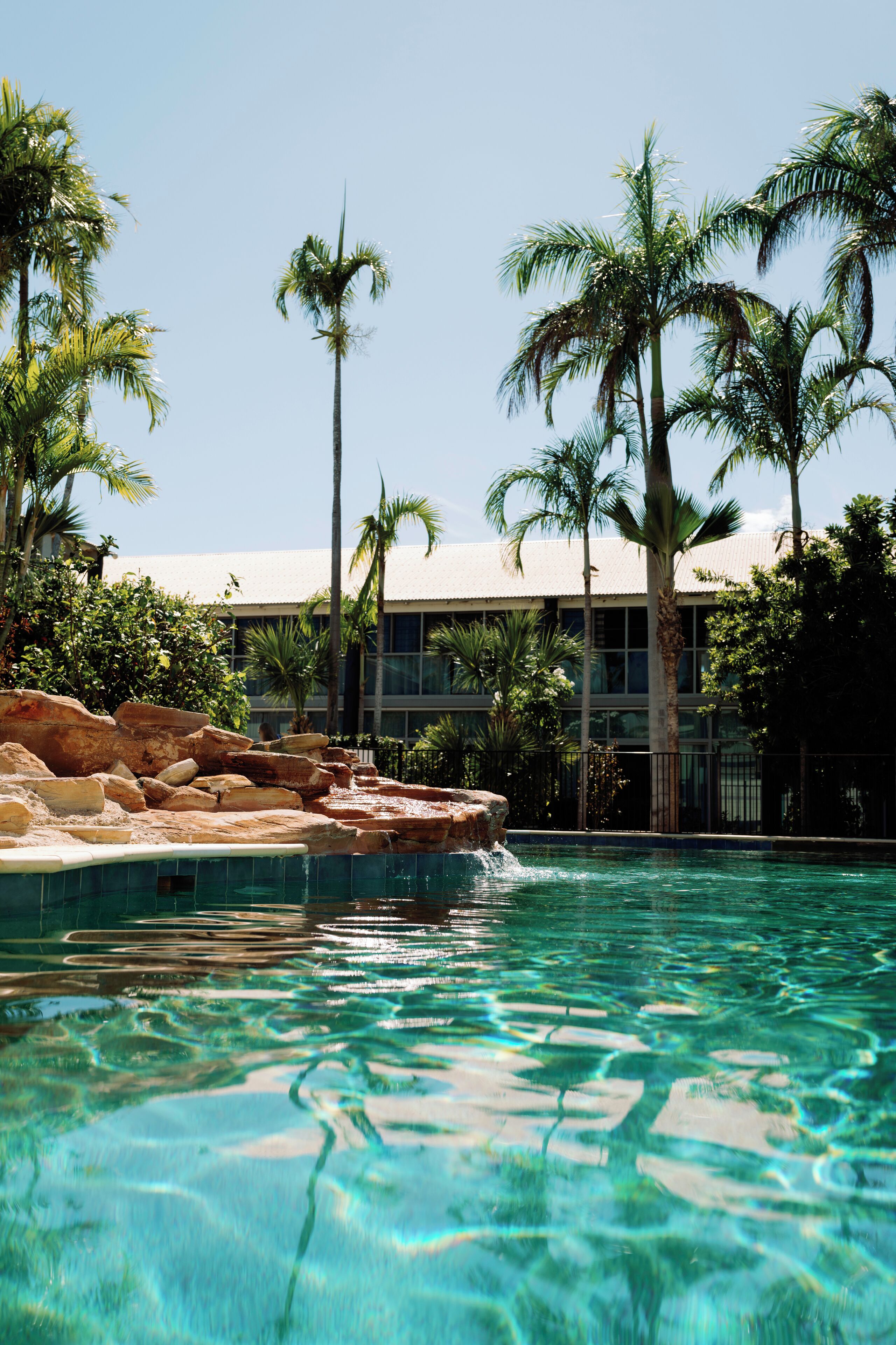 2 outdoor pools, free pool cabanas, pool loungers