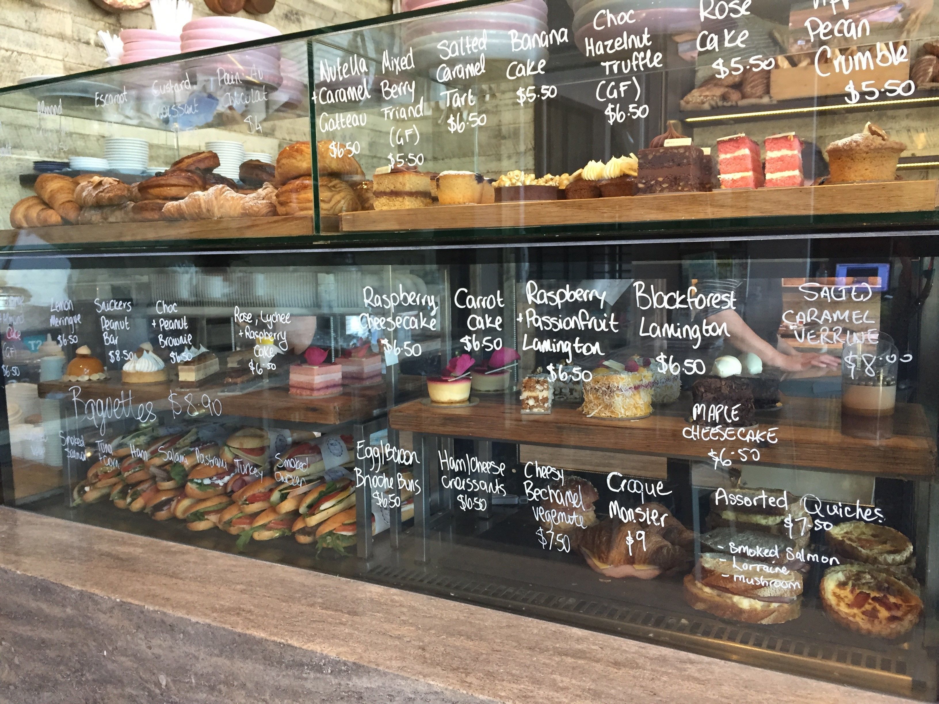 Docklands Private Collection of Apartments - NewQuay — image 18