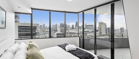 Appartamento Deluxe, 3 camere da letto, vista porto | 2 camere, una cassaforte in camera, con arredamento individuale