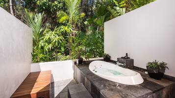 Couples treatment room(s), sauna, hot tub, body treatments, aromatherapy