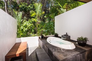Couples treatment room(s), sauna, hot tub, body treatments, aromatherapy