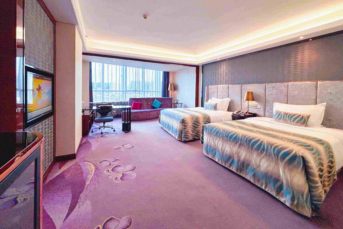 Phòng 2 giường đơn Deluxe | Bộ đồ giường cao cấp, két bảo mật tại phòng, bàn, màn/rèm cản sáng 