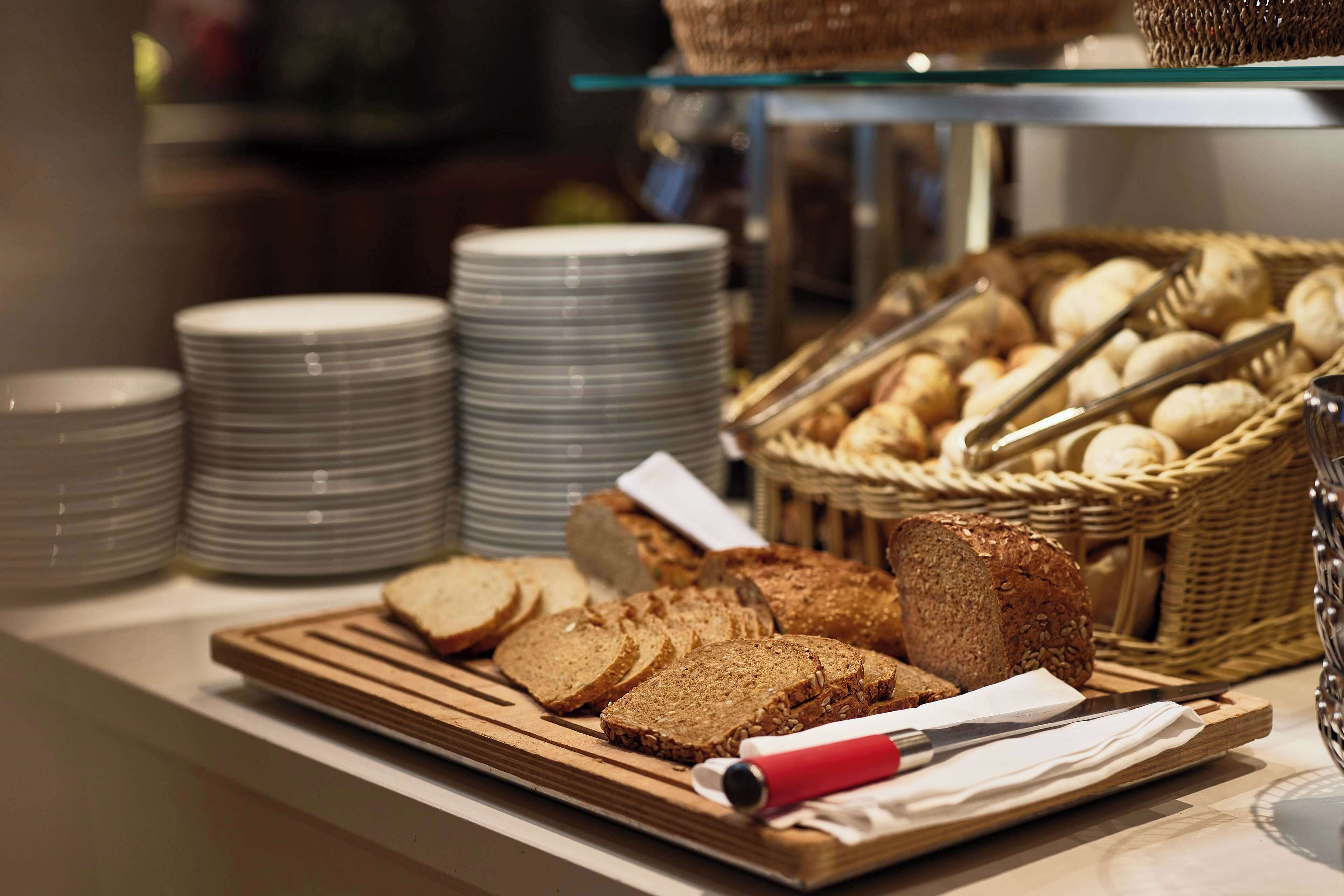 free buffet breakfast