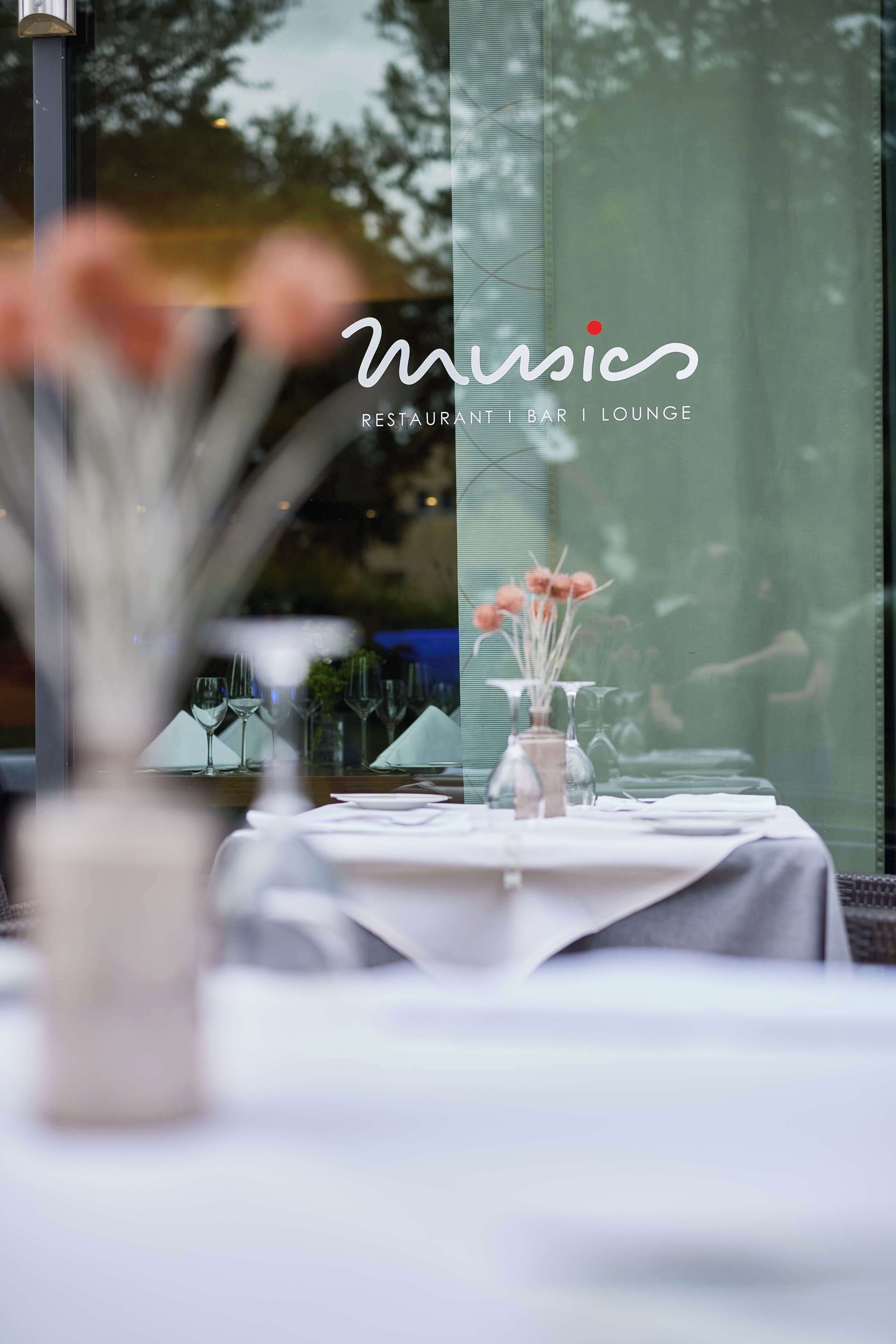 breakfast, lunch, dinner served; german cuisine