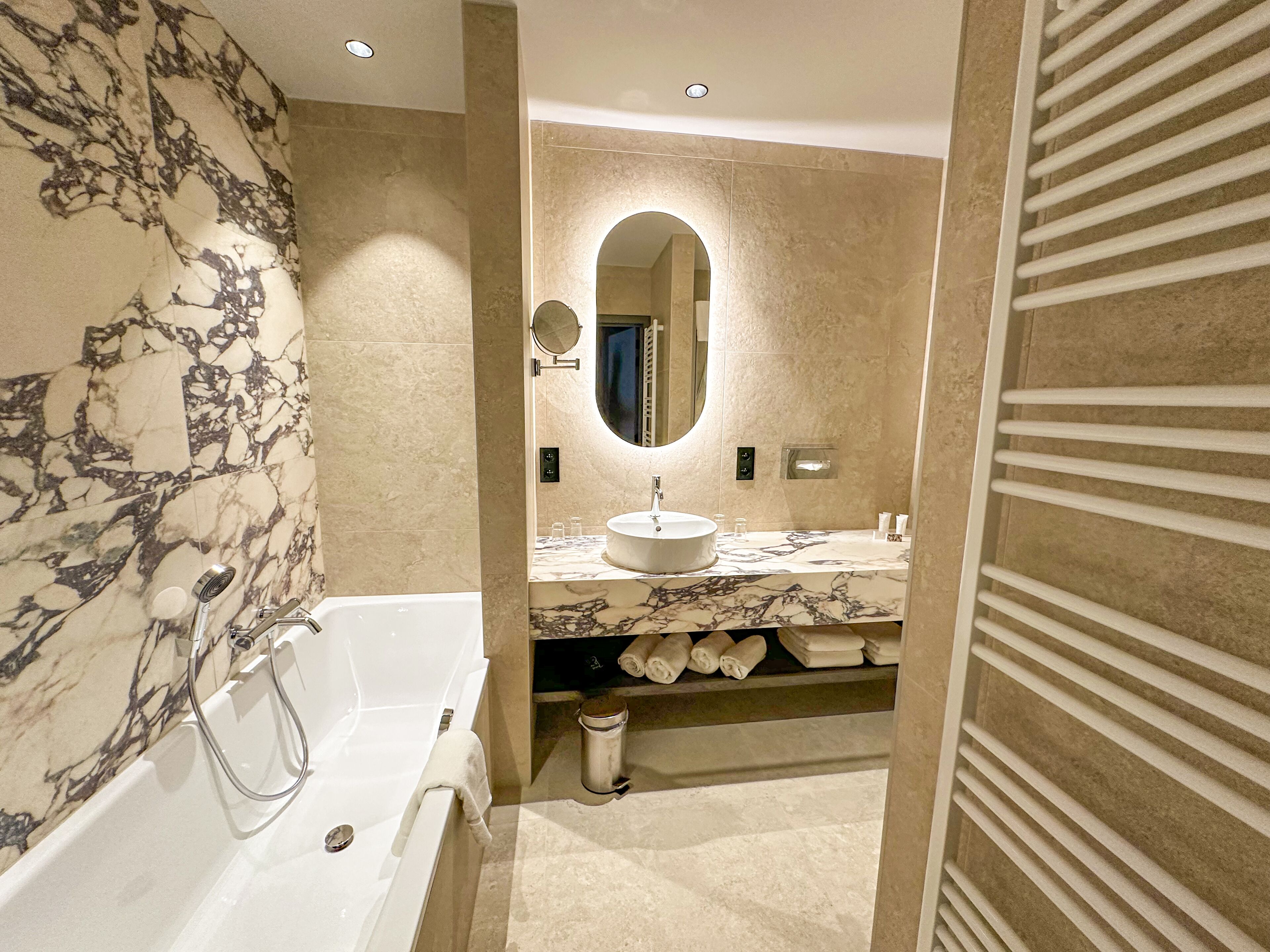 classic room, 2 bedrooms, non smoking, partial sea view | bathroom | free toiletries, hair dryer, bathrobes, towels