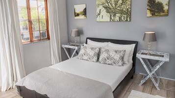 Twin Manor Room | 1 bedroom, premium bedding, desk, free cots/infant beds