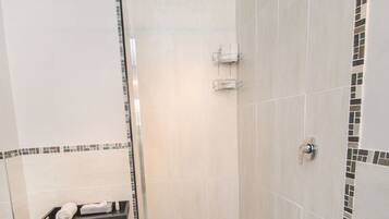 Double Room | Pancuran Bilik Mandi