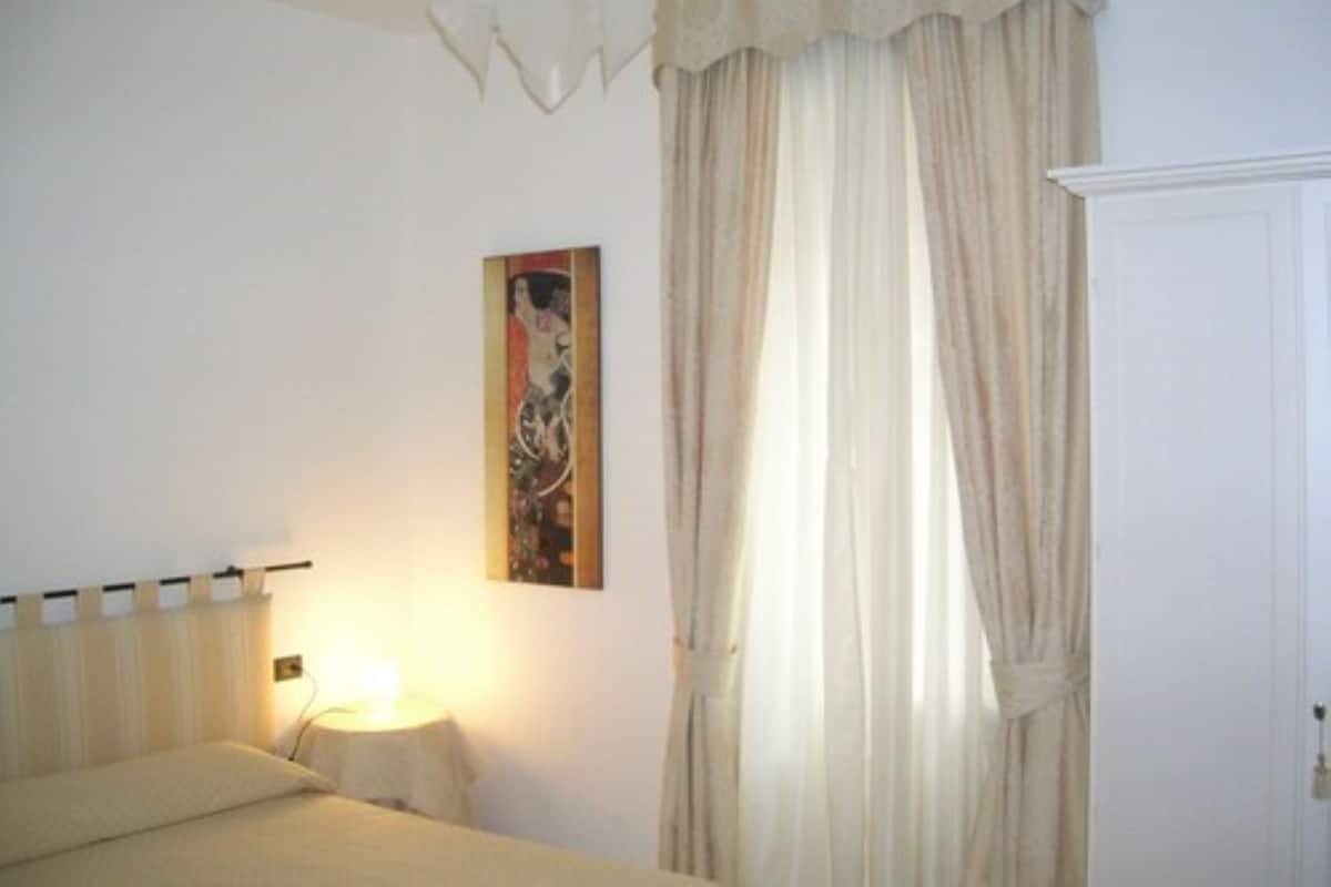 Double Room Single Use