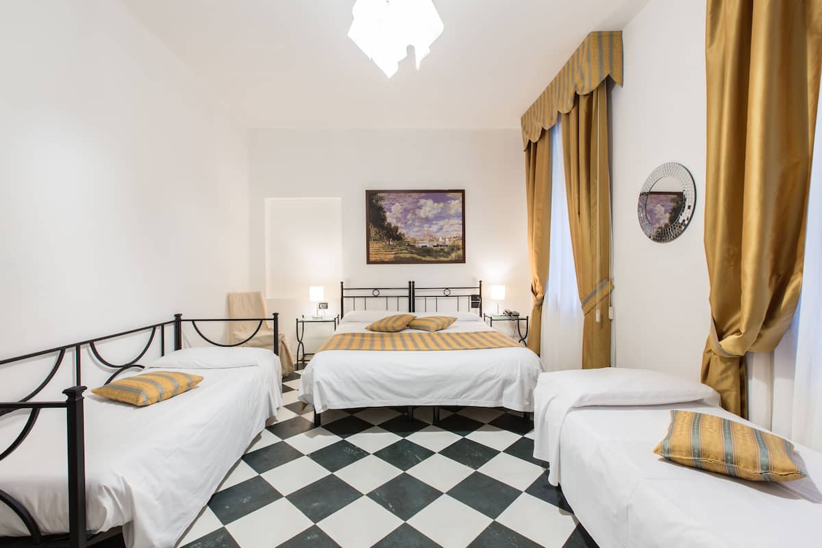 Quadruple Room, Ensuite