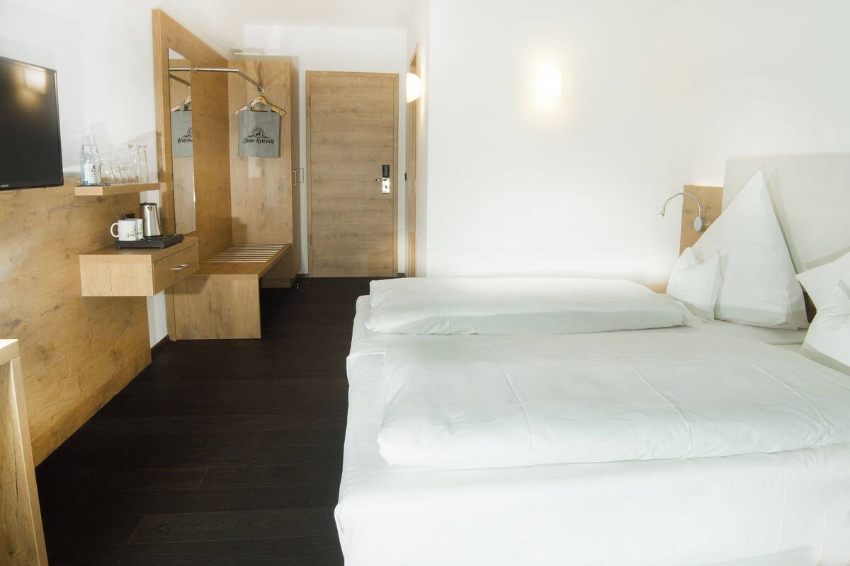 Bureau, chambres insonorisées, lits bébé (gratuits), Wi-Fi