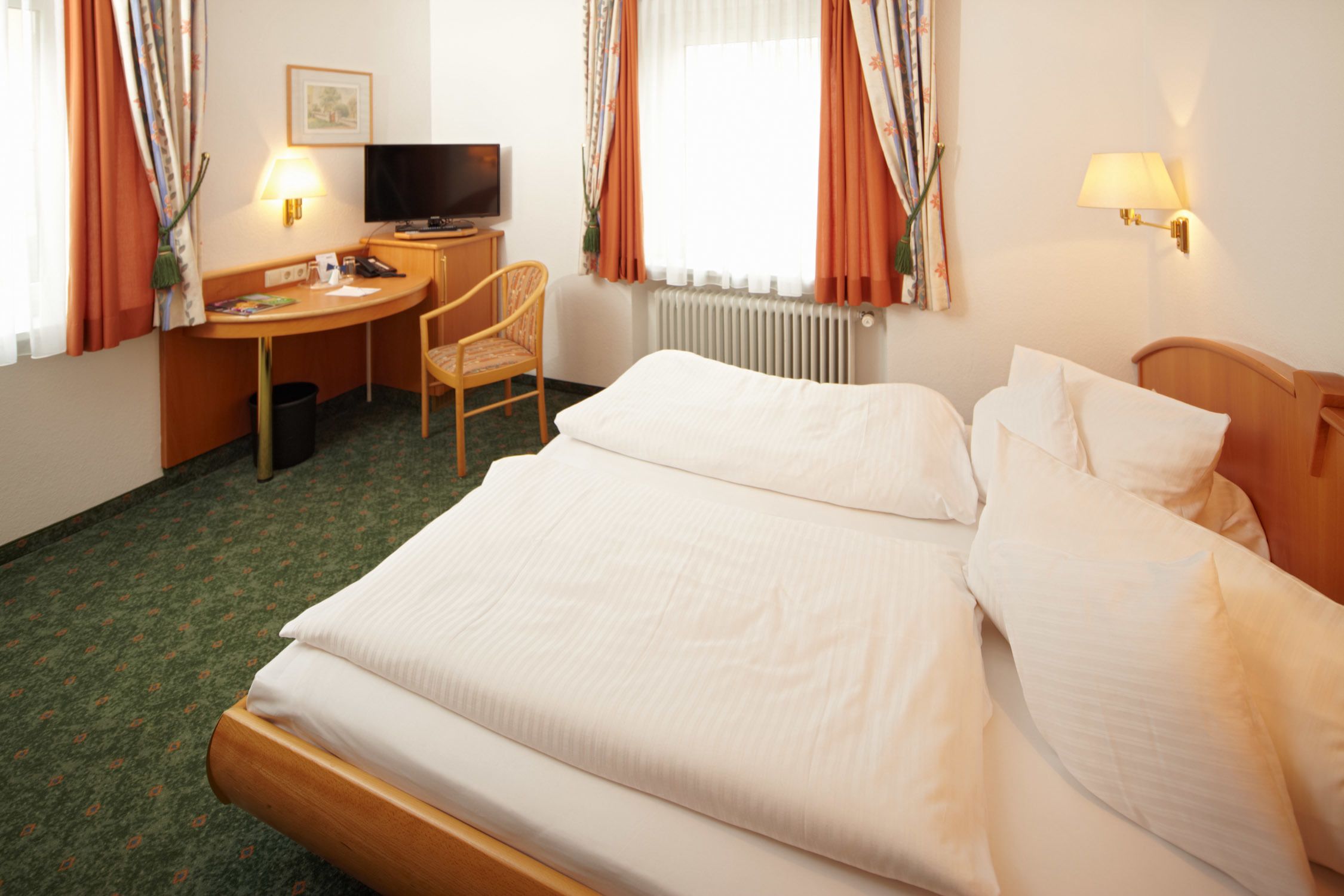 standard double room | desk, soundproofing, free cots/infant beds, wifi